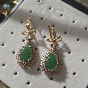 Elegant Green Teardrop Earrings